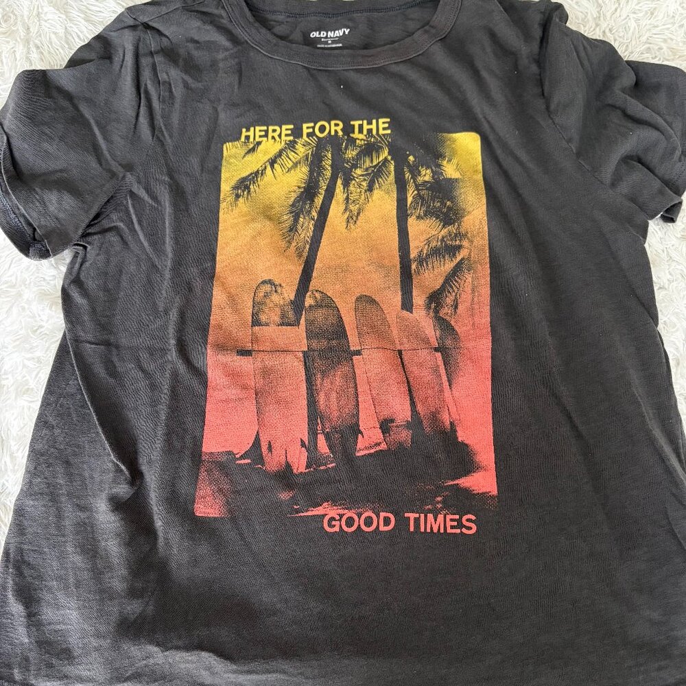 GAP Women's Dark Grey Graphic Tee - Size Medium